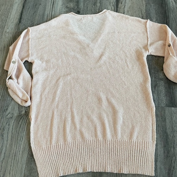 Ces Femme Women’s pale pink/apricot lightweight V neck sweater, size large - Picture 7 of 8